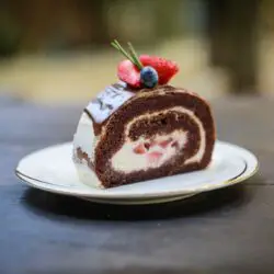 Bisquick Chocolate Strawberry Shortcake Roll